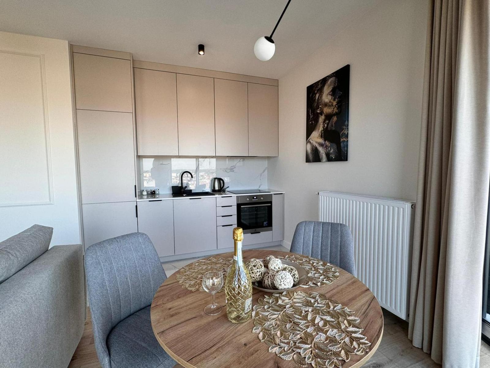 Polonia Art Apartments In The City Center Katowice Bagian luar foto